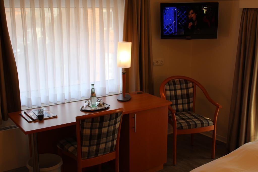 Hotel Raming Ankum Phòng bức ảnh